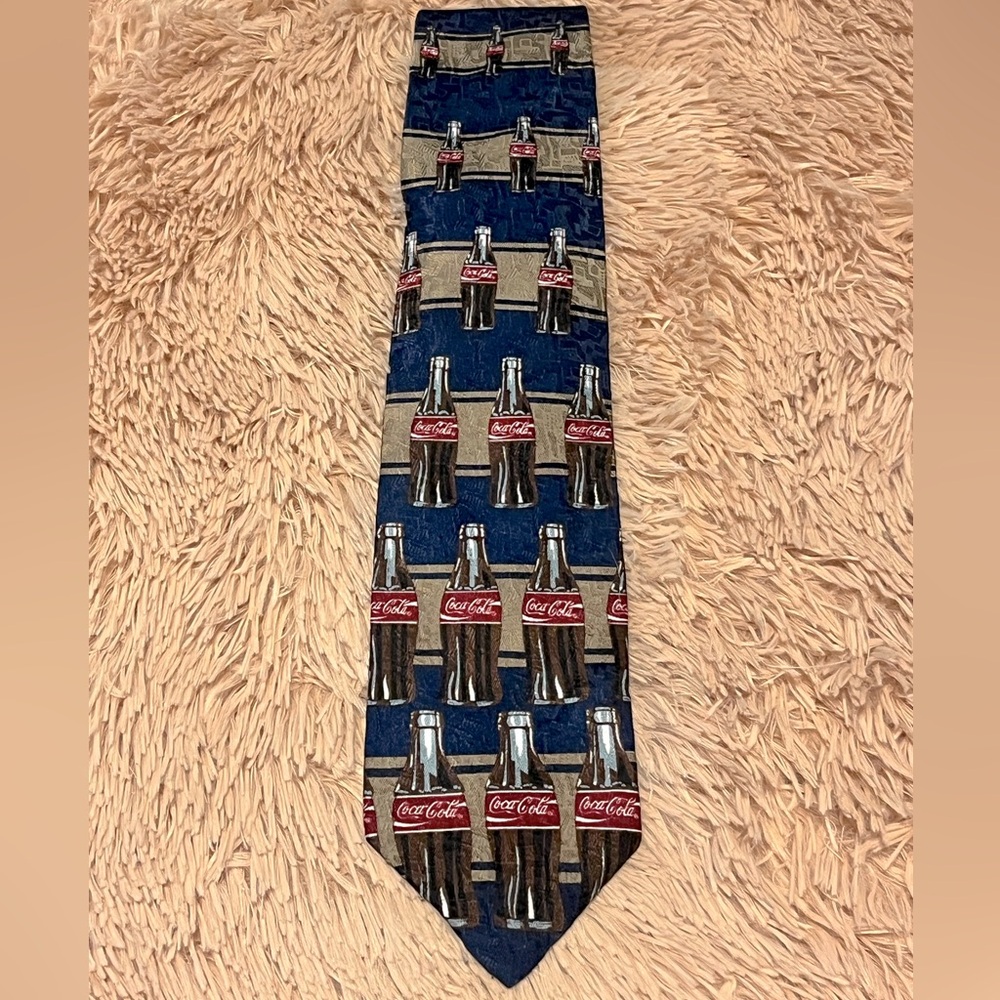Coca-Cola 100% Silk Neck Tie – One‎ Size 🥤👔✨